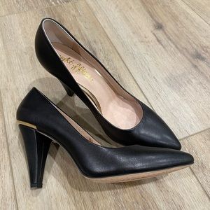 Seychelles Black Leather Heel